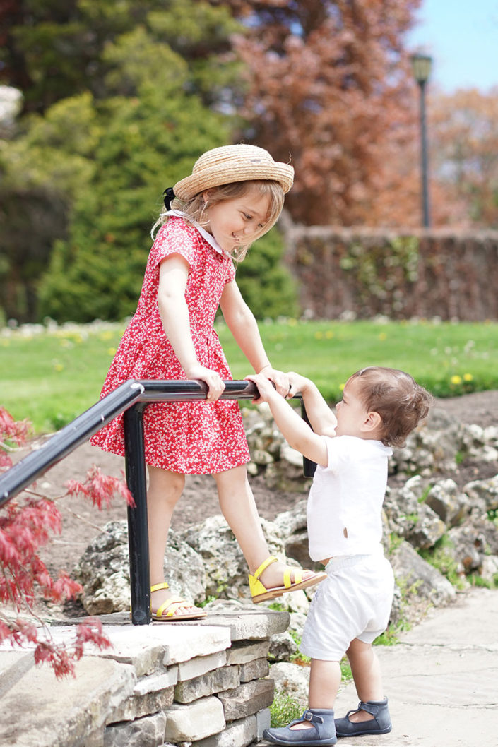 Siblings Having Fun | Leeboo Photo | Family Photography