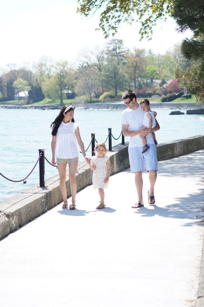 Family Stroll Along Lake | Leeboo Photo | Family Photography